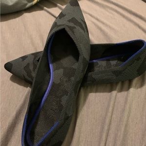 Super cute almost new Rothy’s flats - size 10
